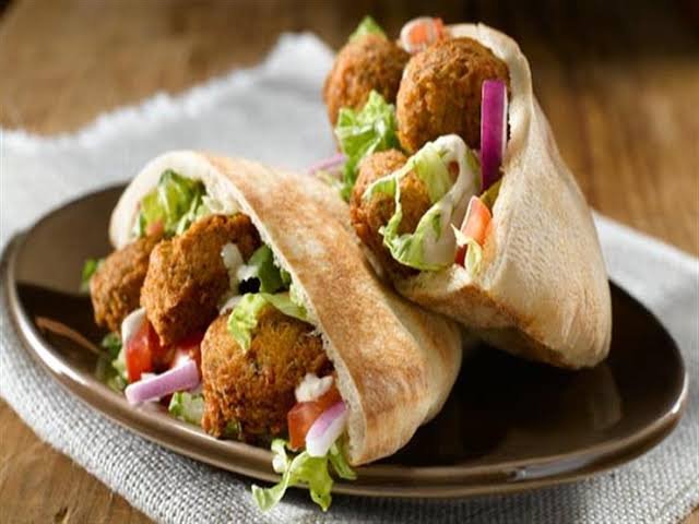 سندوتش طعمية